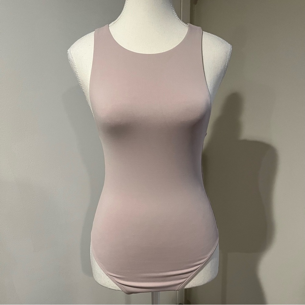 Aritzia Babaton Women's Sleeveless Bodysuit